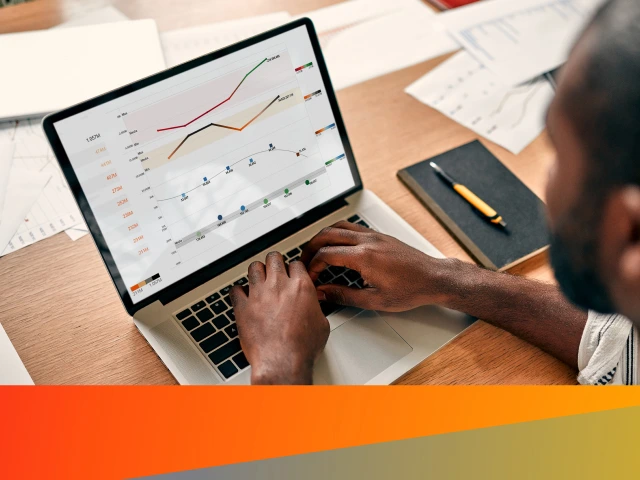 Solution Page Hero Data Management 1